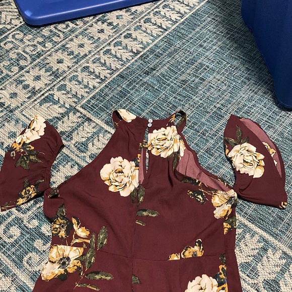 MAROON DRESS SIZE MEDIUM OFF SHOULDER BELL CUFFS - Picture 2 of 2